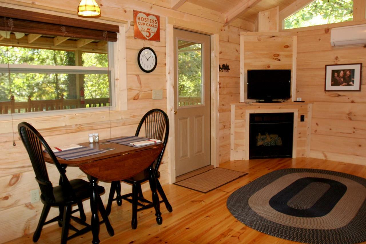 Pine Gables Cabins Lake Lure Exterior photo
