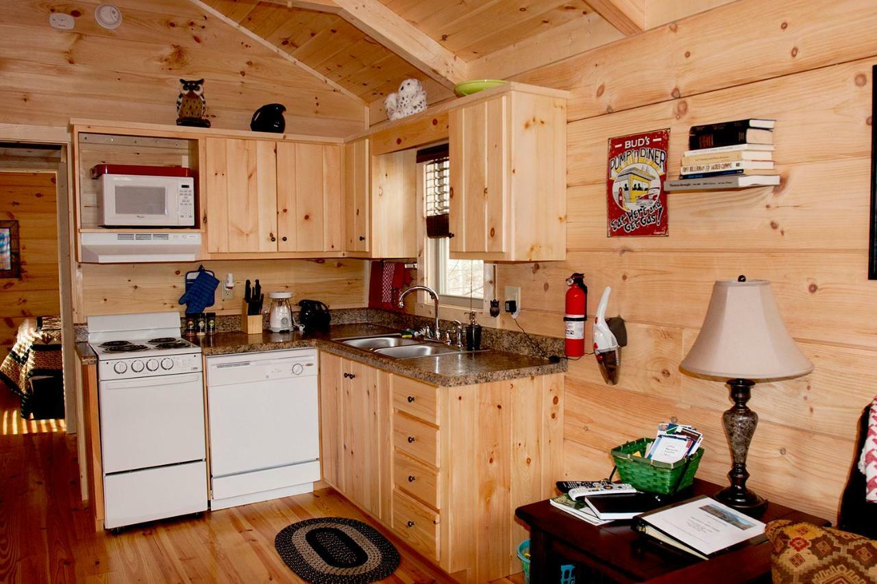 Pine Gables Cabins Lake Lure Exterior photo