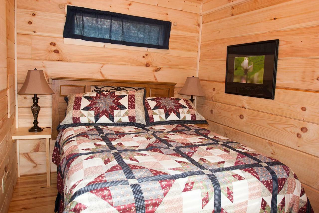Pine Gables Cabins Lake Lure Exterior photo