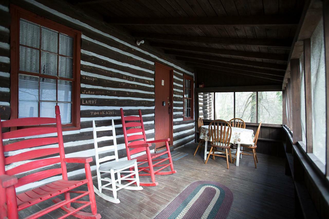 Pine Gables Cabins Lake Lure Exterior photo