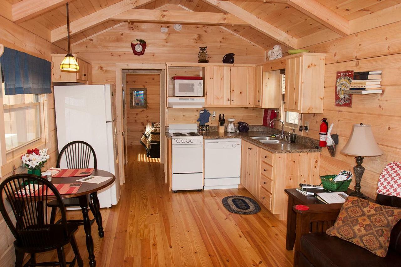 Pine Gables Cabins Lake Lure Exterior photo