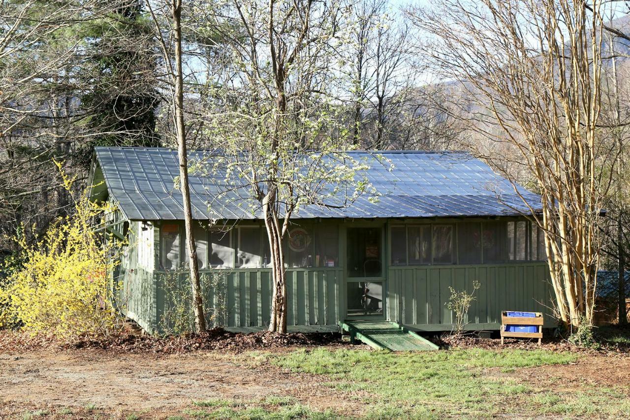 Pine Gables Cabins Lake Lure Exterior photo